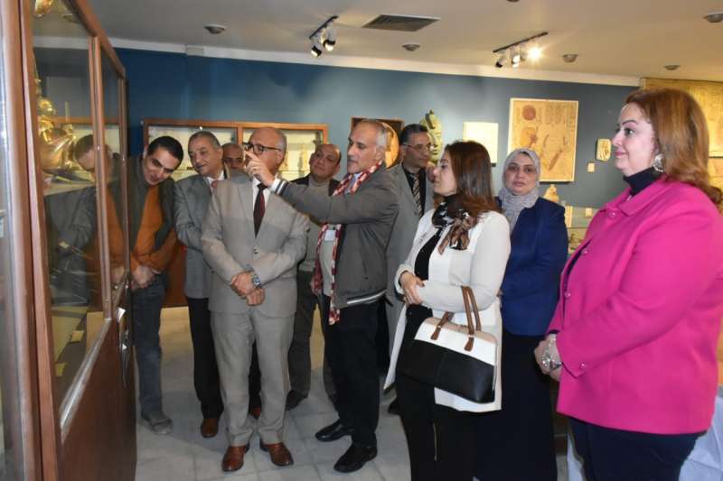 رئيس جامعة مدينة السادات تفتتح المتحف التعليمي لكلية السياحة والفنادق