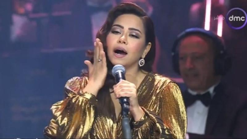 بتلطم على وشها.. سخرية شيرين خلال أغنية ”حبه جنة” بعد شائعات عودتها لحسام حبيب