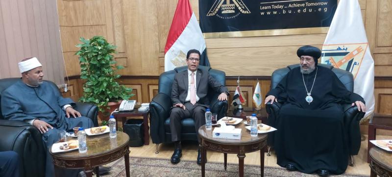 لتعزيز سبل التعاون: رئيس جامعة بنها يستقبل وفد بيت العائلة المصرية