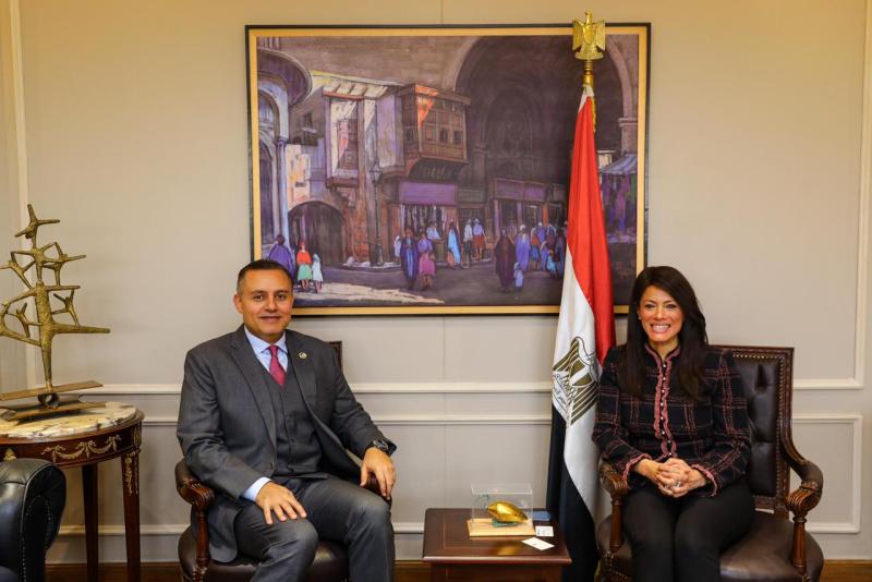 وزيرة التعاون الدولي تلتقي السفير القطري بالقاهرة لبحث تعزيز التعاون والجهود التنموية بين البلدين