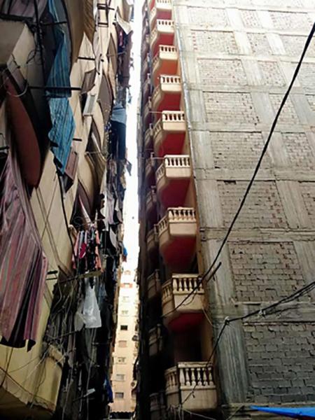 الإسكندرية: إزالة برجي (الوفاء والزهراء)بحي المنتزة لخطورتهما على أرواح المواطنين