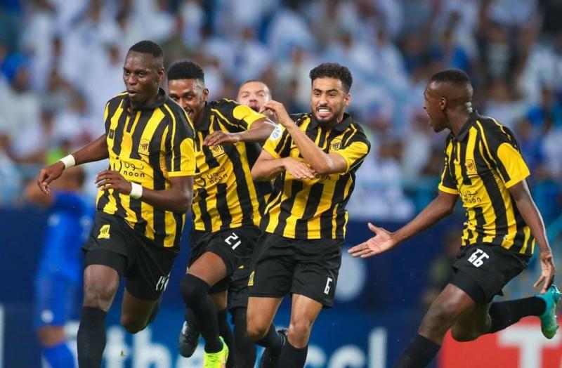 الاتحاد يكتسح الوحدة بسباعية في الدوري السعودي