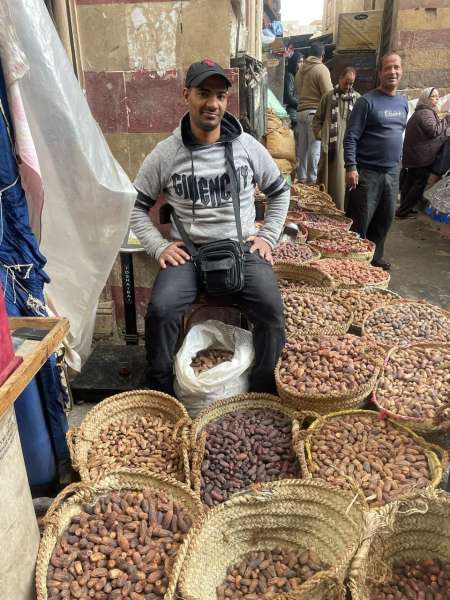 رحلة «كريم» لبيع البلح الأسواني في الغورية للاستعداد لشهر رمضان
