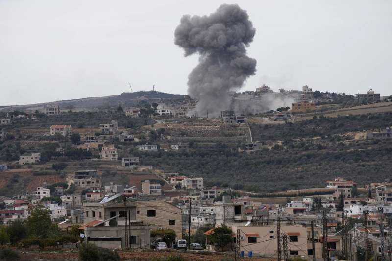 ”حزب الله” اللبناني يعلن أستهداف قاعدة ”ميرون” الإسرائيلية بدفعة صاروخية  ردا على قصف بعلبك