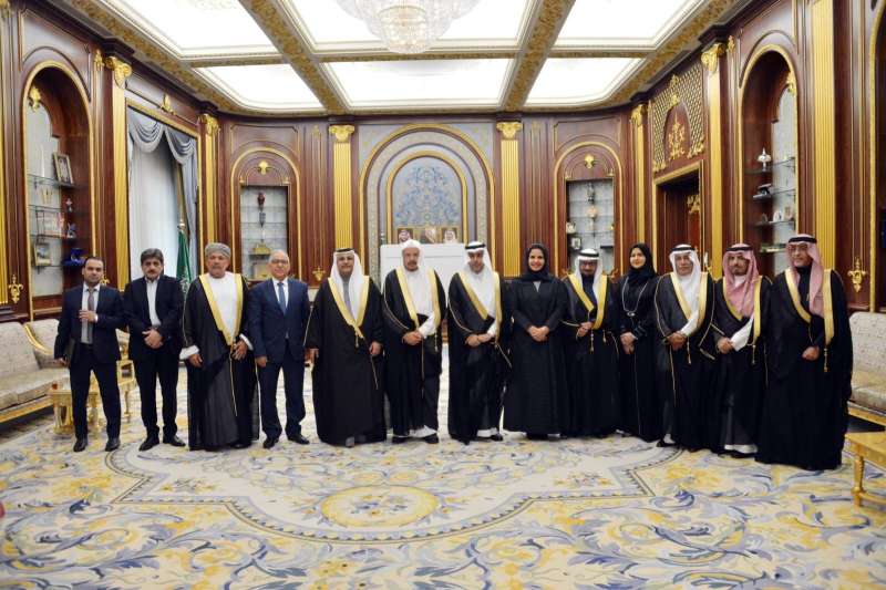 رئيس البرلمان العربي : السعودية مركز ثقل سياسي واقتصادي عربياً وإقليمياً ودولياً وصمام أمان المنطقة
