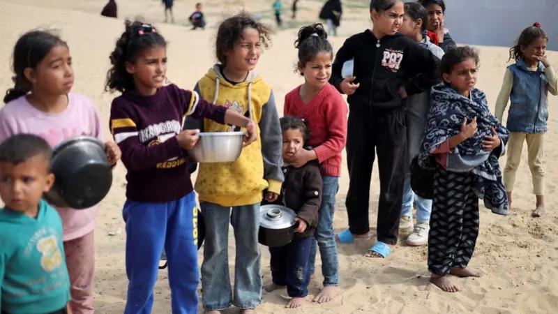 اطفال غزة يتضورون جوعا