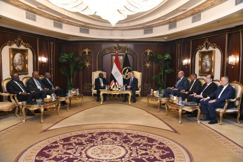 وزير الداخلية المصري ونظيره السوداني 