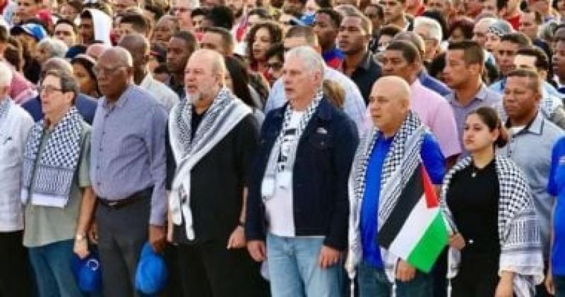 جانب من المسيرة المؤيدة لغزة والتي شارك فيها الرئيس الكوبي كانيل