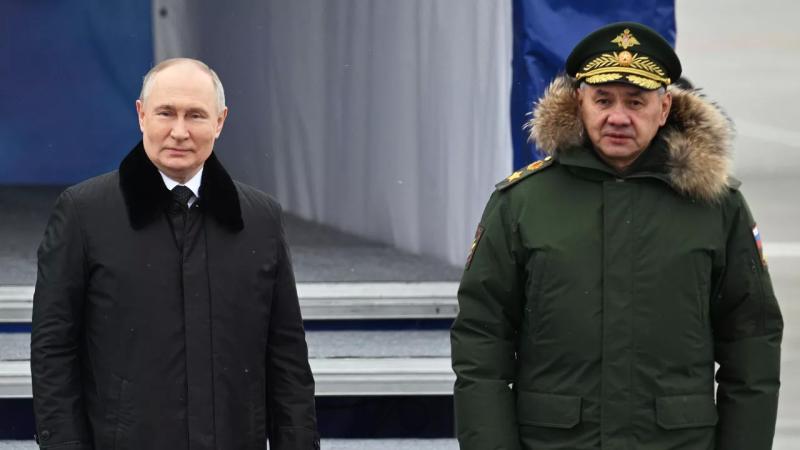 الرئيس الروسي بوتين ووزير دفاعه شويجو