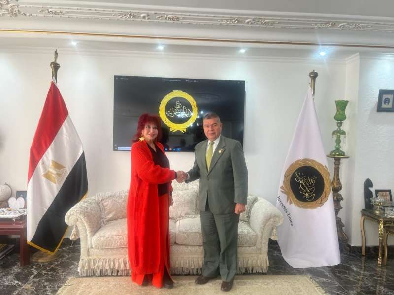 سفير فنزويلا يدعو  رئيسة اتحاد المستثمرات العرب  لزيارة بلاده والتعرف على الفرص الاستثمارية والتعاون المشترك
