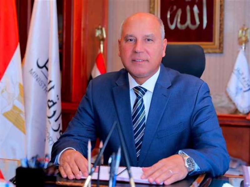 وزير النقل يتفقد المشروعات التنموية والخدمية بميناء الإسكندرية