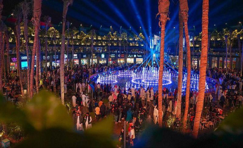 النافورة الراقصة تتمايل في ”بوليفارد الرياض سيتي” وسط أجواء سياحية خلابة
