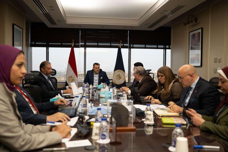 وزير السياحة والآثار يترأس الاجتماع الثاني للجنة الخاصة بمناقشة الاستراتيجية العامة لتنشيط وتحفيز السياحة في مصر