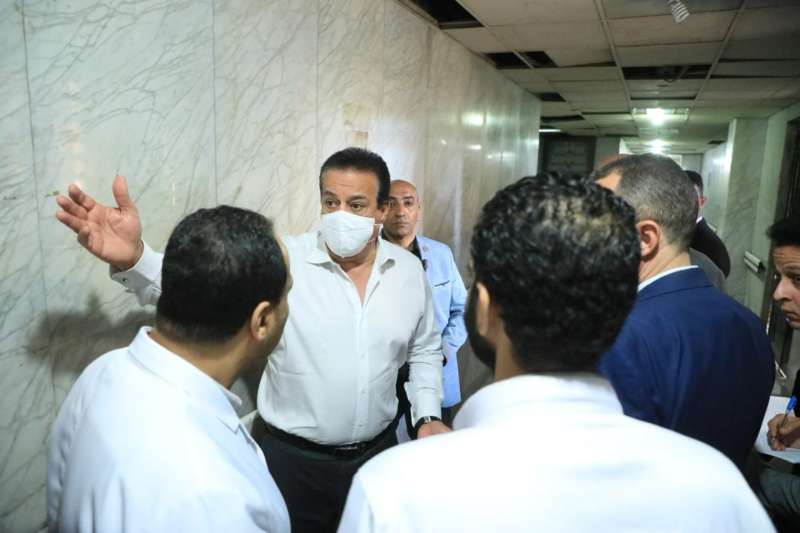 وزير الصحة يتفقد عدد من المستشفيات بمحافظتي القاهرة والشرقية