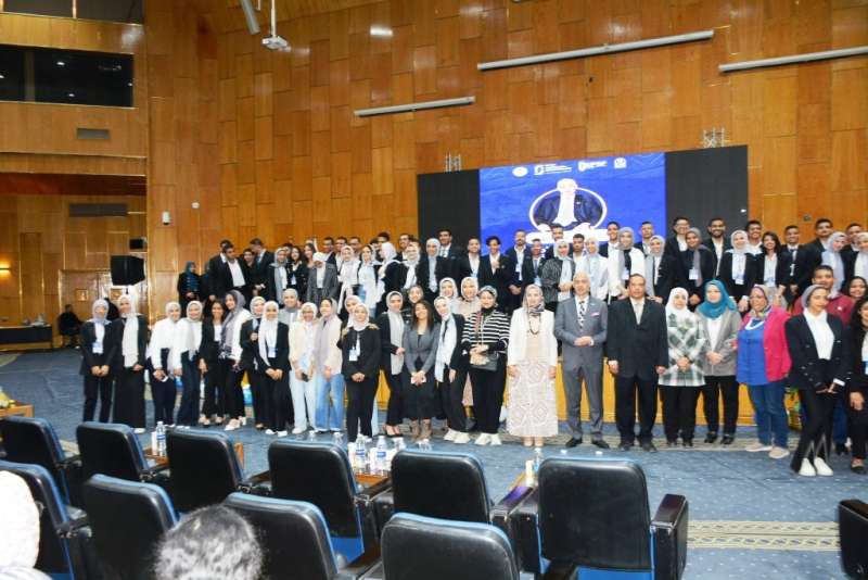 بمشاركة 37 كلية.. انطلاق المؤتمر العلمي الثالث والعشرون  للاتحاد المصري لطلاب كلية الصيدلة بجامعة أسيوط
