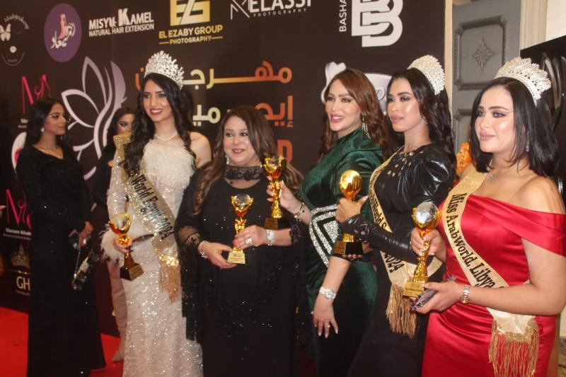 تكريم الدكتورة حنان نصر وملكات جمال العرب بدرع الأفضل في مهرجان إيجي ميكب