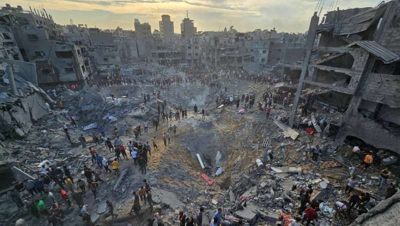 خمسة قتلى من عائلة واحدة حصيلة الغارات الإسرائيلية على منزل برفح جنوب غزة