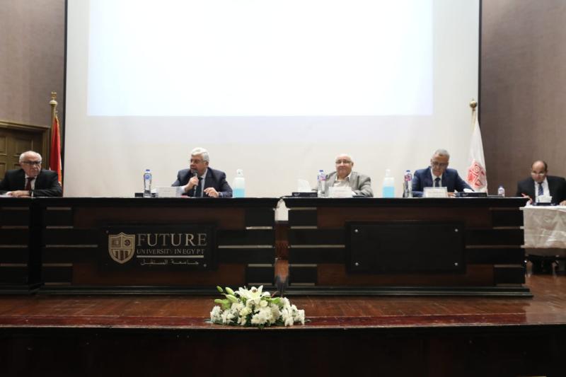 وزير التعليم العالي يرأس اجتماع مجلس الجامعات الخاصة بجامعة المستقبل