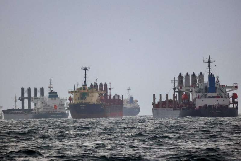 انطلاق ”الحزام الأمني البحري 2024” بمشاركة سفن حربية روسية وصينية وإيرانية في خليج عمان