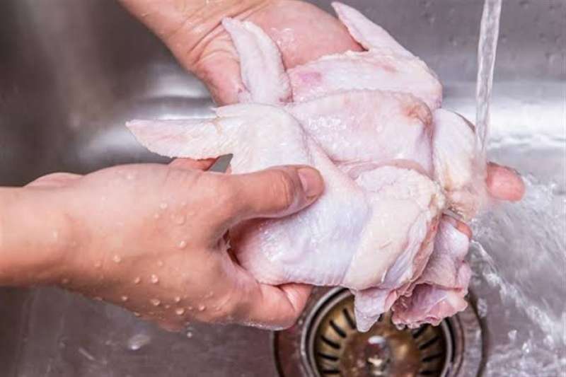هل غسل اللحوم والدواجن صحي؟