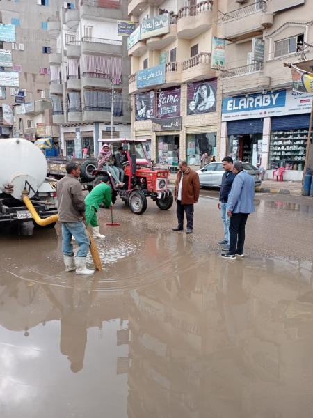 المنوفية : سحب تجمعات مياه الأمطار بشوارع الشهداء