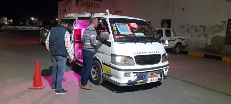حملات تفتيشية مسائية على سيارات الأجرة السرفيس والتاكسى بالقصير
