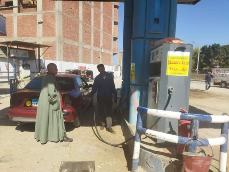 حملات مكثفة للرقابة على محطات الوقود ومواقف السيارات بمراكز أسيوط