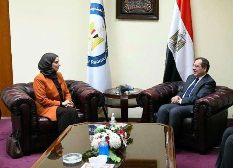 وزير البترول والثروة المعدنية يبحث مع سفيرة  البحرين في القاهرة سبل تعزيز التعاون المشترك