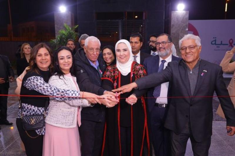 وزيرة التضامن الاجتماعي تفتتح المرحلة الثانية من مستشفي بهية فرع الشيخ زايد