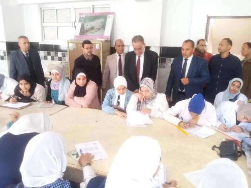 وكيل مديرية ”تعليم البحيرة” يتفقد بعض مدارس أبوحمص لمتابعة انتظام العملية التعليمية