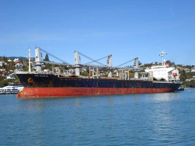 تصدير 25 الف طن فوسفات عبر ميناء سفاجا إلى الهند