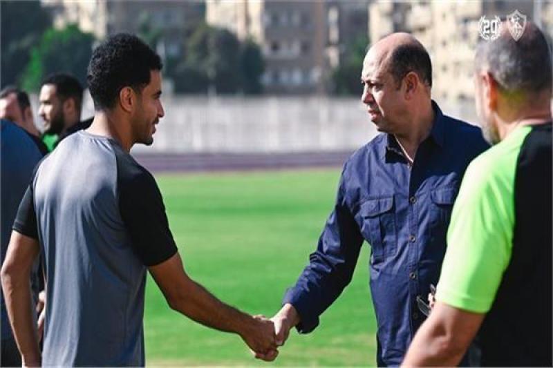 احمد سليمان يؤازر لاعبى الزمالك فى مران اليوم استعدادا لمواجهة فيوتشر