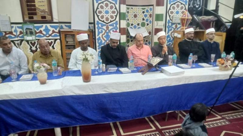 رئيس مدينة القصير يكرم حفظة القرآن الكريم بمسجد السمان الجديد