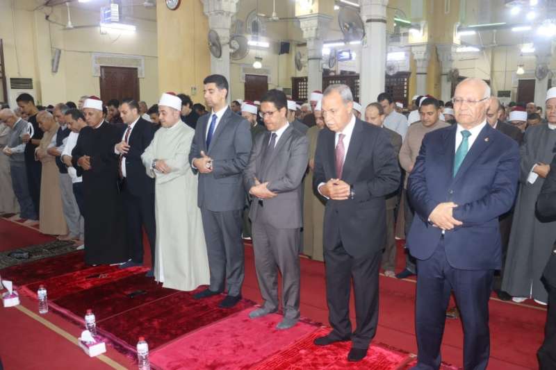 محافظ القليوبية يشهد إحتفالية ”ليلة القدر” بمسجد ناصر بمدينة بنها
