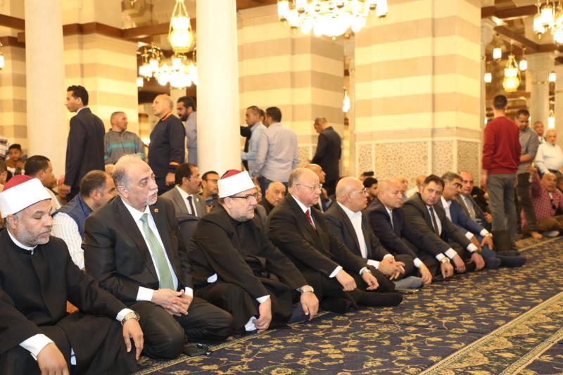 محافظ القاهرة يحضر صلاة الجمعة الأخيرة من شهر رمضان نائبًا عن  رئيس الجمهورية