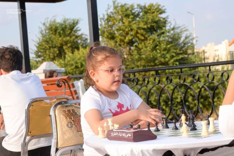 طفلة مصرية تحتل المركز الثالث في التصنيف العالمي للشطرنج