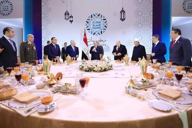 رئيس جامعة المنصورة يشارك في حفل إفطار الأسرة المصرية