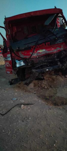 إصابة سائق بحادث تصادم سيارتين نقل بالصحراوي الشرقي بسوهاج