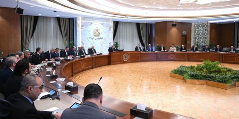 رئيس الوزراء يتابع موقف الأعمال بالمتحف المصري الكبير وتطوير المنطقة المحيطة به واستعدادات الافتتاح