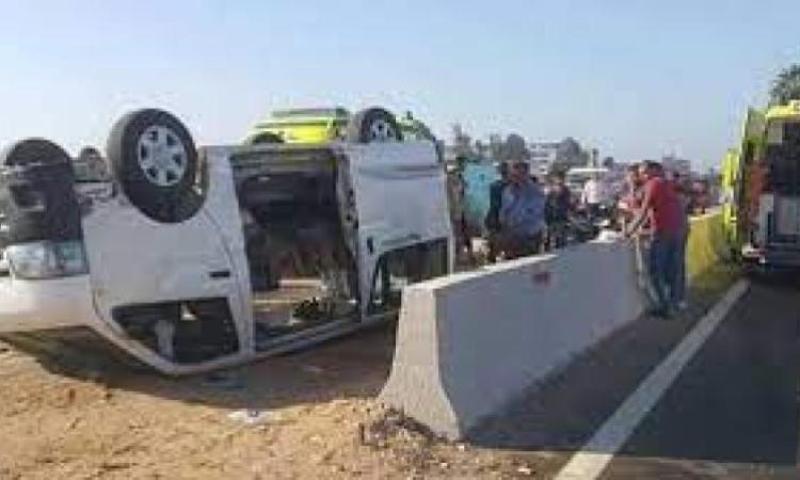 اصابة ١٠ أشخاص في حادث تصادم بطريق الإسماعيلية السويس الصحراوي