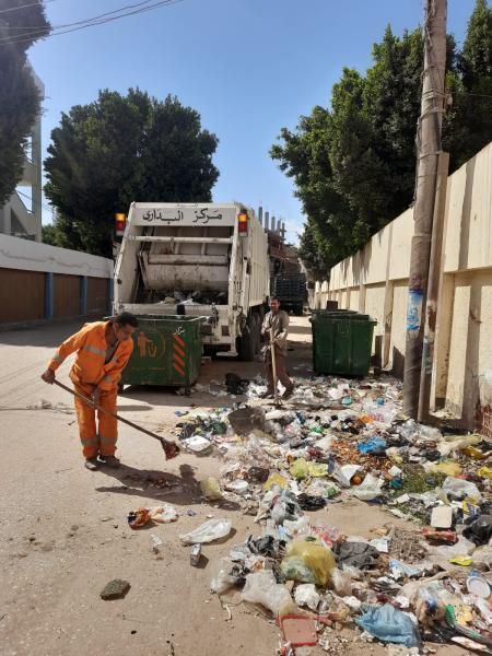 حملات نظافة مكثفة بمراكز  أسيوط خلال إجازة عيد الفطر