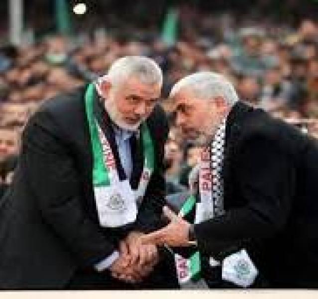 صورة لرئيسا حماس في الخارج والداخل