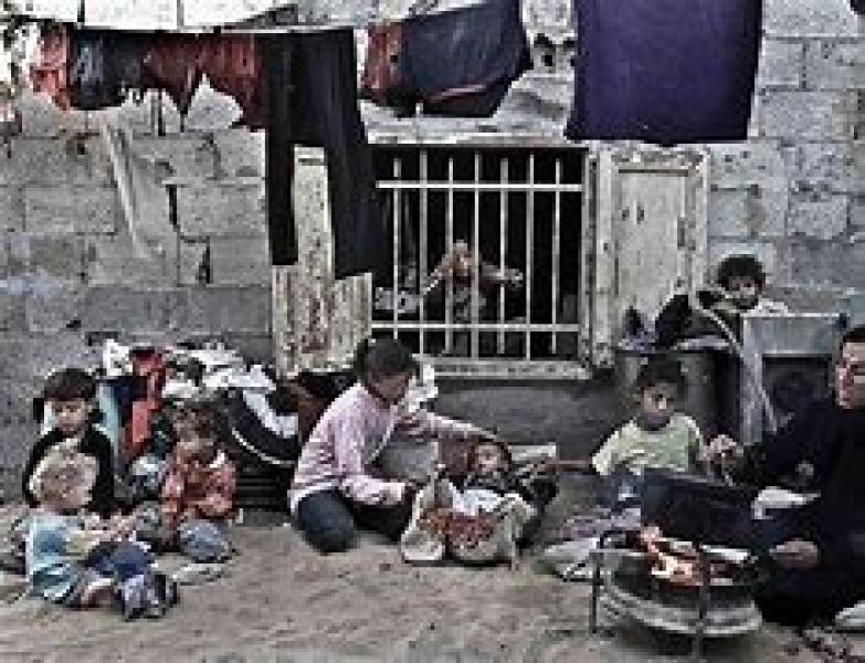 ”التحديات الاقتصادية في فلسطين: بطالة، فقر، وآثار الحصار”