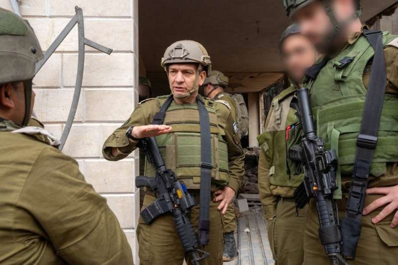 ”طوفان الأقصى” تطيح بـ رئيس شعبة الاستخبارات في جيش الإحتلال الإسرائيلى
