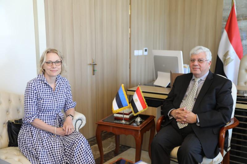 وزير التعليم العالي يُناقش مع سفيرة جمهورية إستونيا سُبل تعزيز التعاون