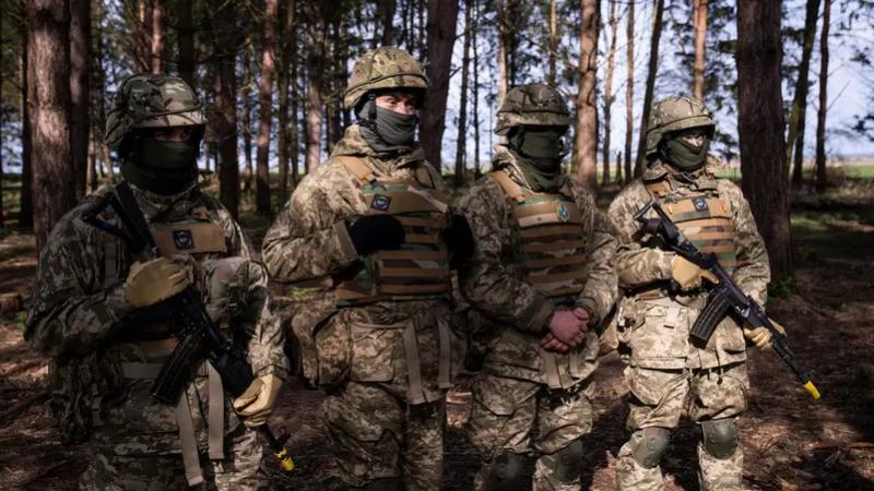 القوات الاوكرانية في جبهة الشرق قرب افدييفكا