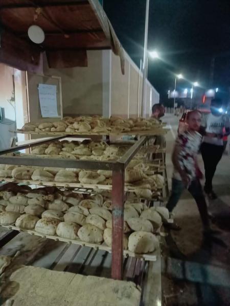 حملة تموينية بالقصير لمتابعة أسعار الخبز الجديدة بالمخابز السياحية والافرنجية