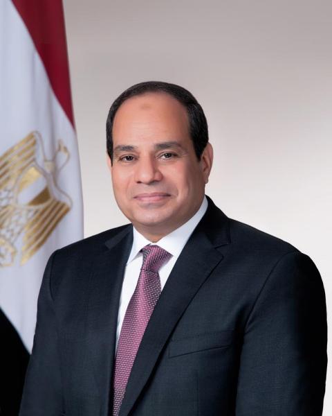 رئيس جامعة الزقازيق يُهنئ فخامة رئيس الجمهورية بمناسبة الاحتفال بالذكري الـ ٤٢ لأعياد تحرير سيناء