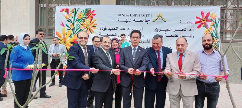 ”رئيس جامعة بنها” يفتتح معرض الزهور الأول احتفالا بأعياد الربيع