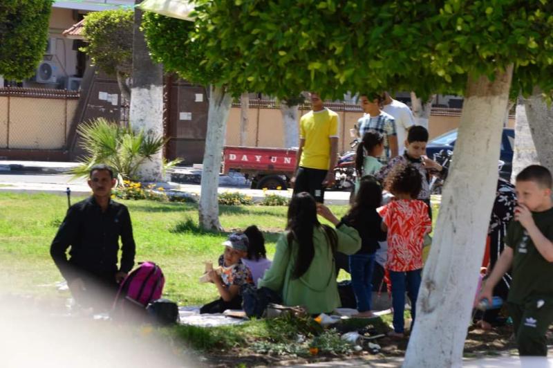 حدائق ومتنزهات بورفؤاد تستقبل مئات المواطنين في شم النسيم